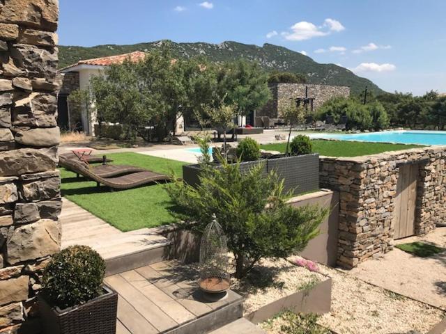 Le Domaine Du Cade-Gites D'Exception 4Etoiles "La Villa Du Cade" Cazevieille Exterior foto